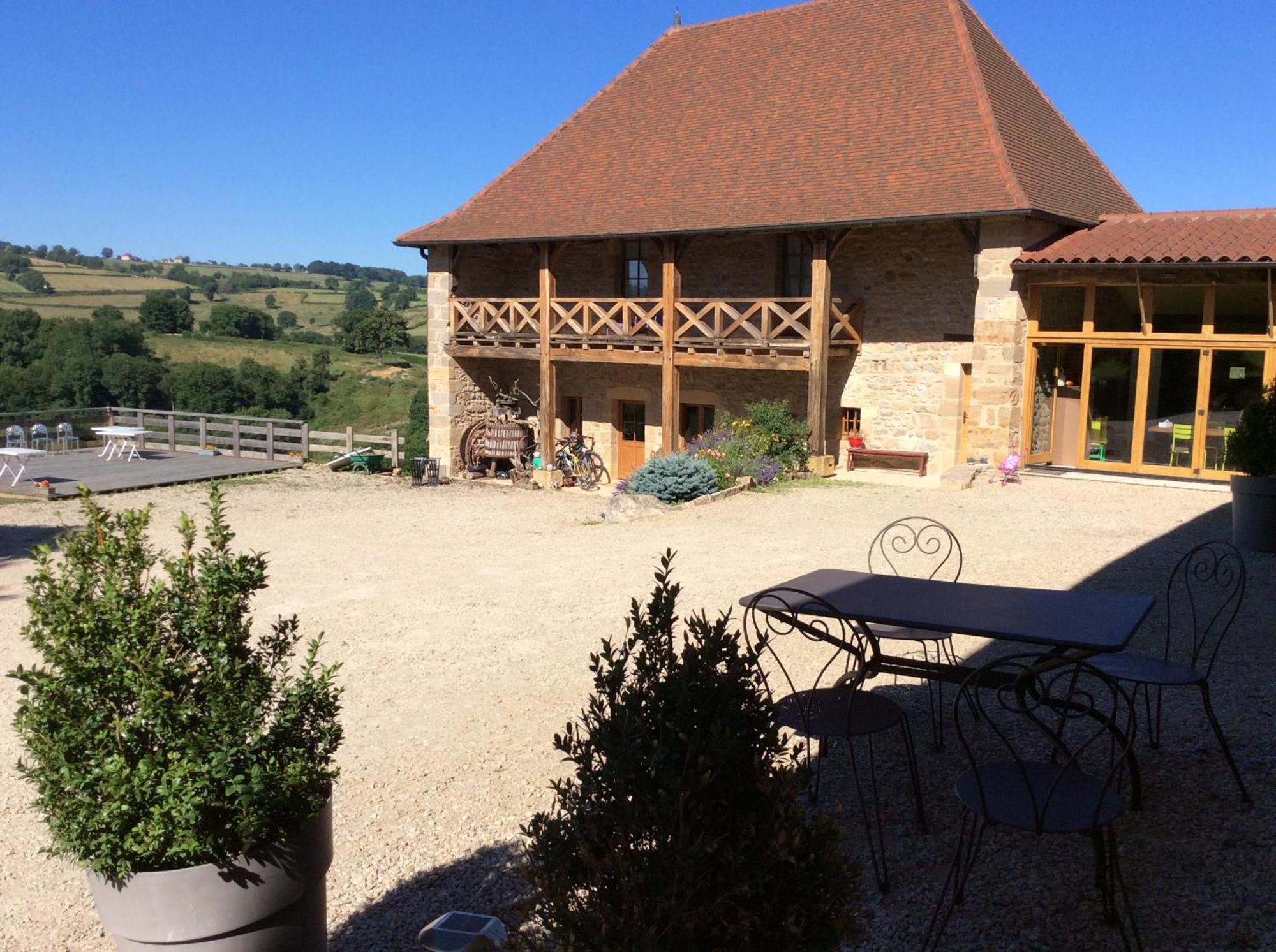 Domaine De Noyer Bed & Breakfast Saint-Christophe-en-Brionnais Екстериор снимка
