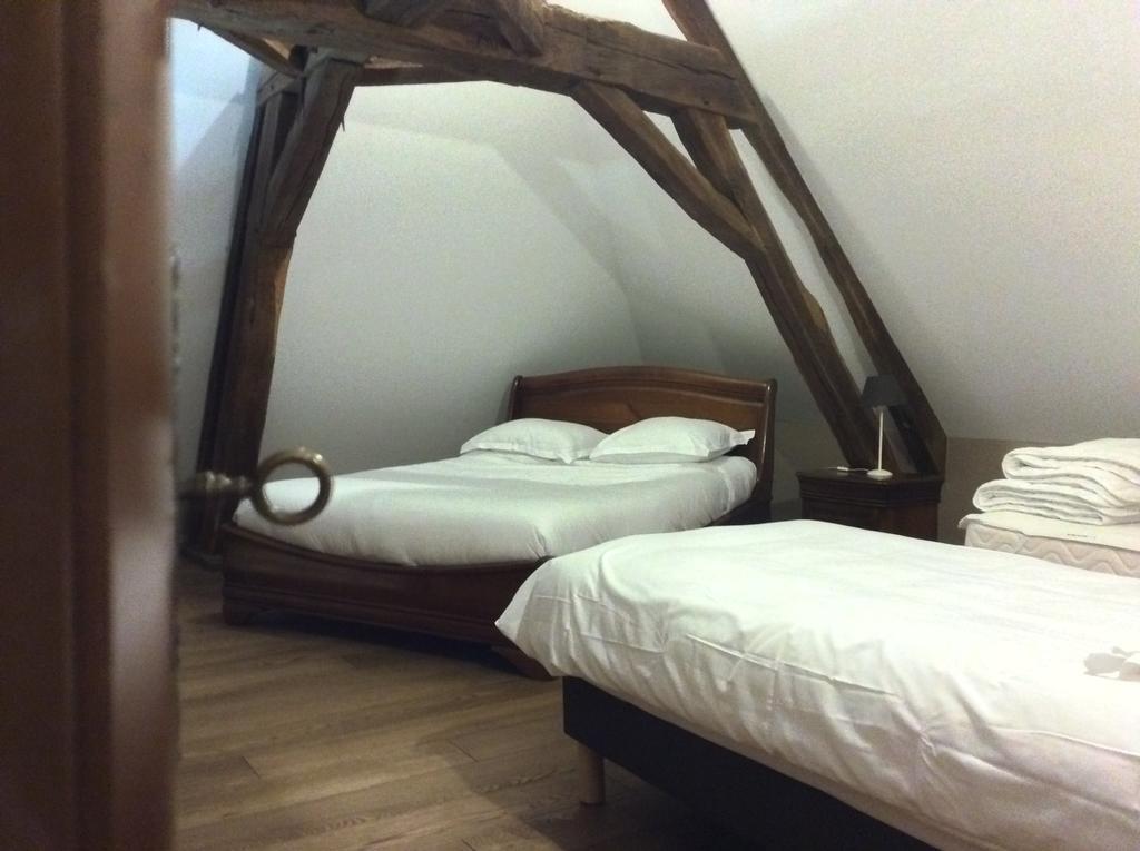 Domaine De Noyer Bed & Breakfast Saint-Christophe-en-Brionnais Стая снимка