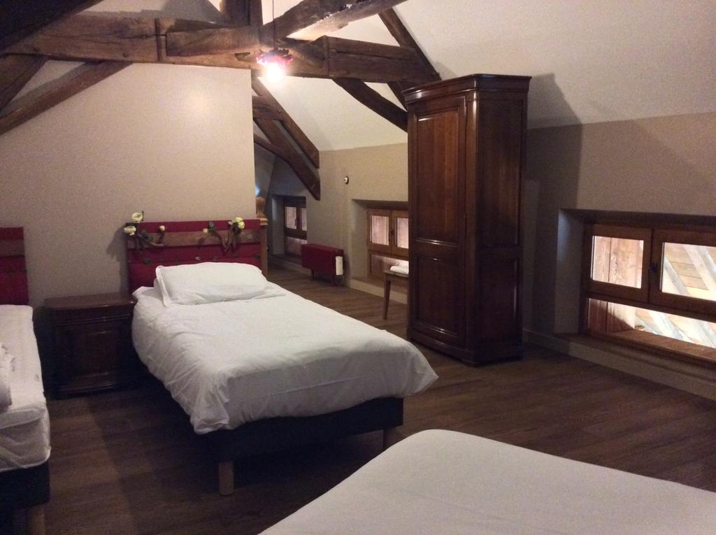 Domaine De Noyer Bed & Breakfast Saint-Christophe-en-Brionnais Стая снимка